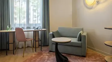 Hotel H12