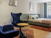 Hotel H12
