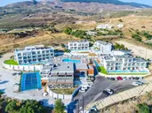 Hotel Harmony Crest Resort