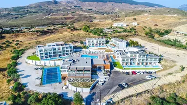 Hotel Harmony Crest Resort