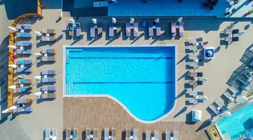 Hotel Harmony Crest Resort