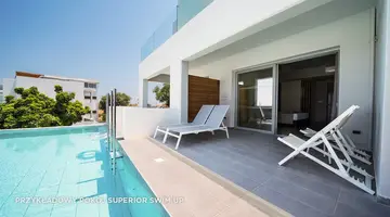 Hotel Harmony Crest Resort