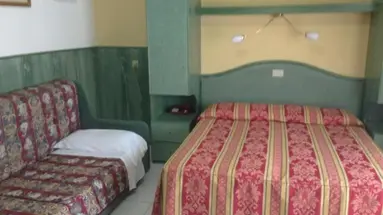 Hotel Harrys