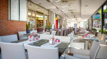 Hotel Harrys