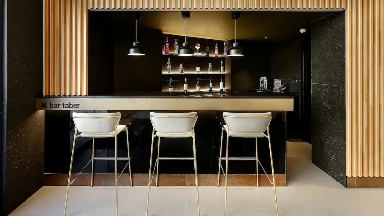 Hotel HCC Taber