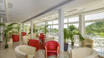 HOTEL HEDERA****
