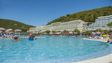 HOTEL HEDERA****