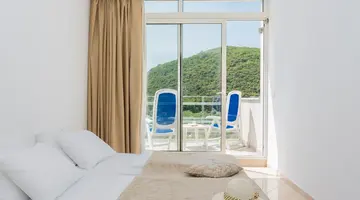 HOTEL HEDERA****