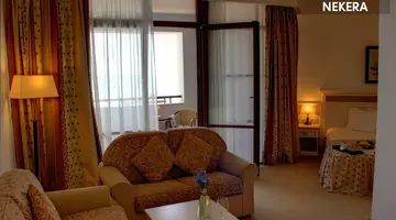 Hotel Helena Sands