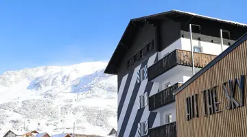 Hotel Hit the Sky