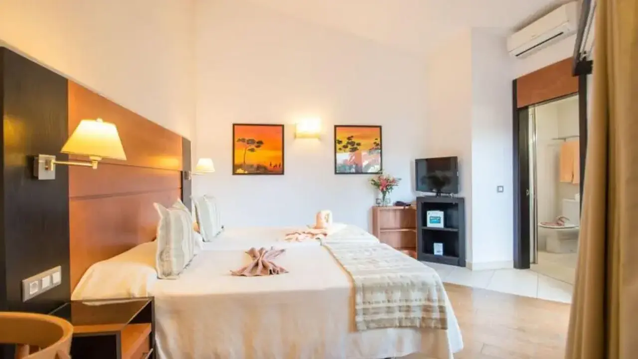 Hotel HL Miraflor Suites