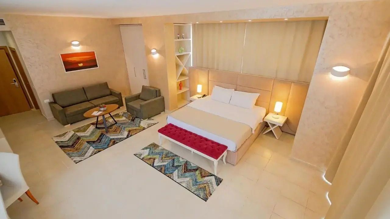 HOTEL HORIZONT