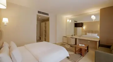 HOTEL HORIZONT