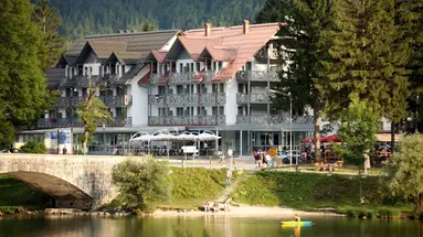 HOTEL JEZERO BOHINJ****