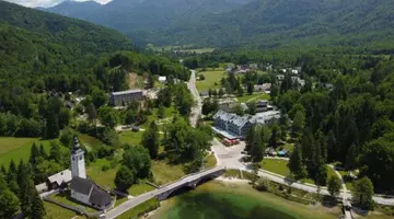 HOTEL JEZERO