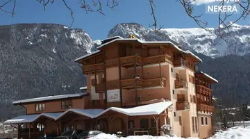 HOTEL JOB GARDEN AND SPA