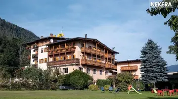 HOTEL JOB GARDEN AND SPA
