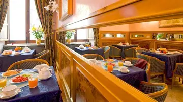 Hotel Joli