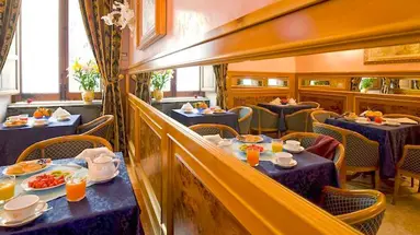 Hotel Joli