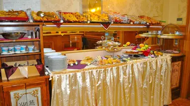 Hotel Joli