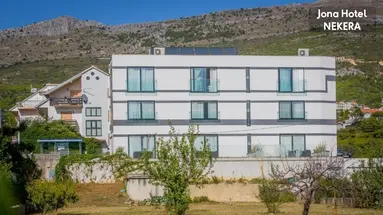 Hotel Jona