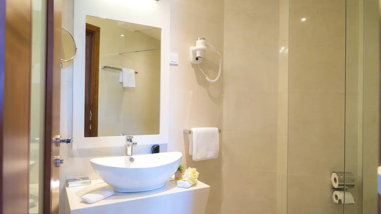 HOTEL KADMO BY AYCON
