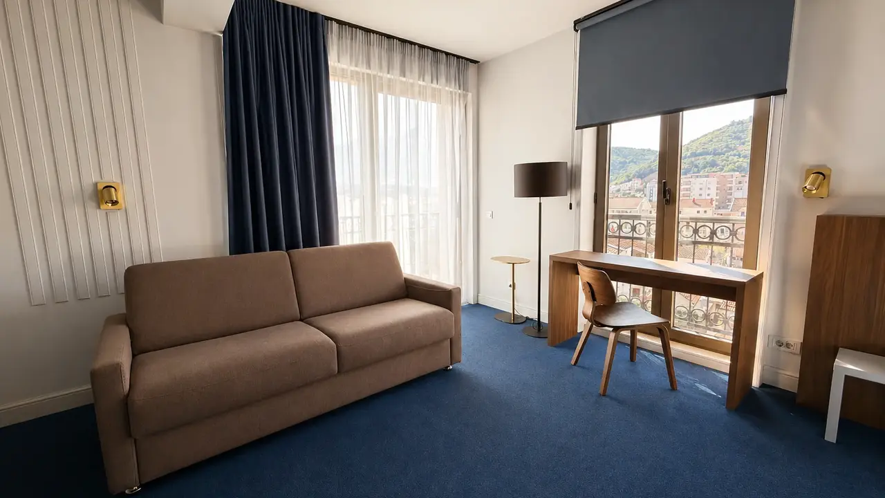 HOTEL KADMO BY AYCON