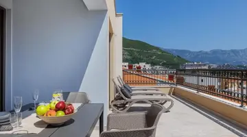 HOTEL KADMO BY AYCON