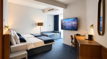 HOTEL KADMO BY AYCON