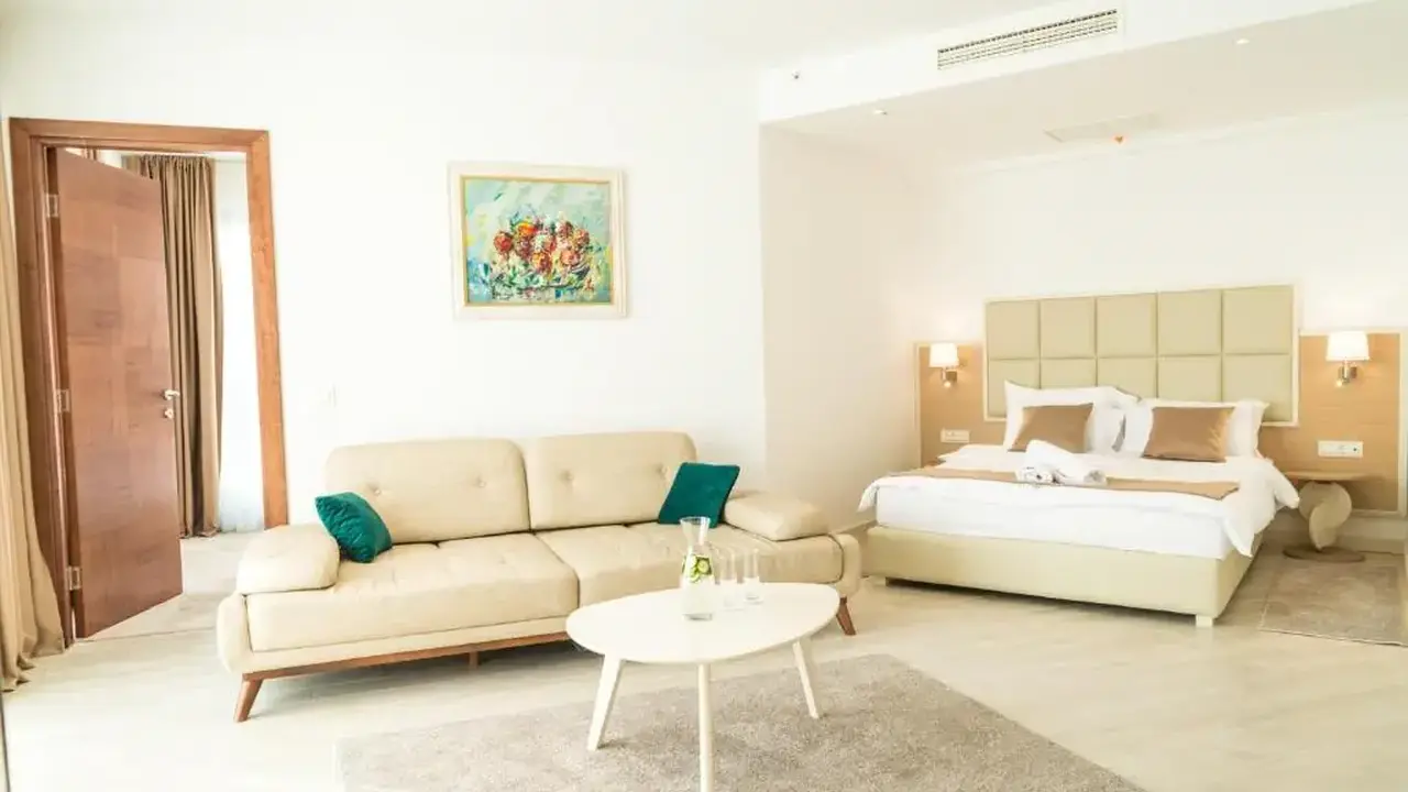 HOTEL KADMO BY AYCON