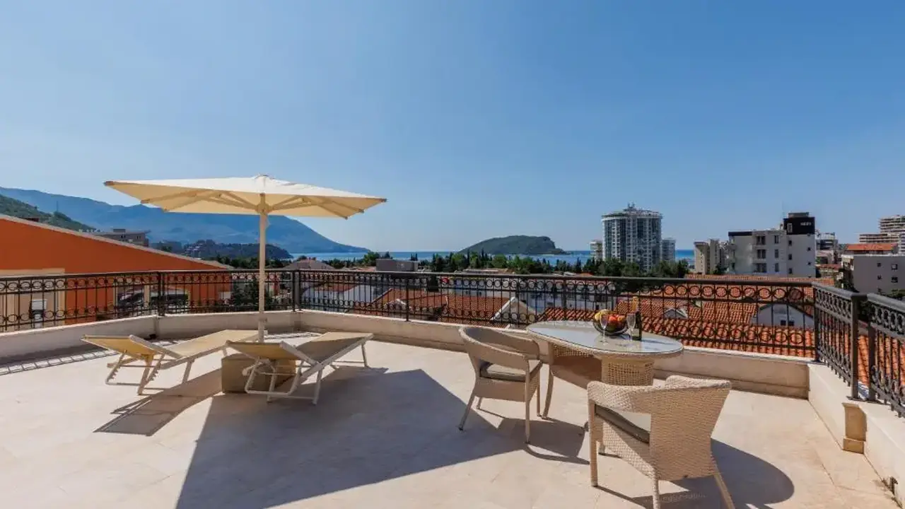 HOTEL KADMO BY AYCON