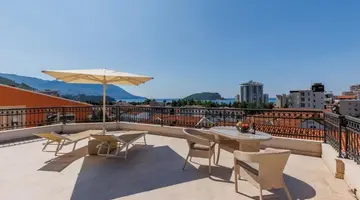 HOTEL KADMO BY AYCON