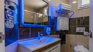 HOTEL KLEOPATRA BLUE HAWAII