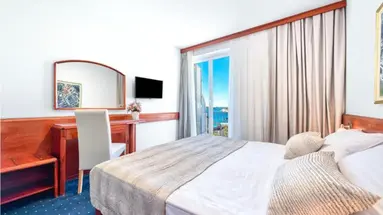 HOTEL KOMODOR