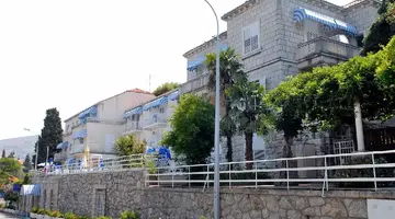 HOTEL KOMODOR***