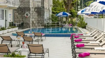 HOTEL KOMODOR