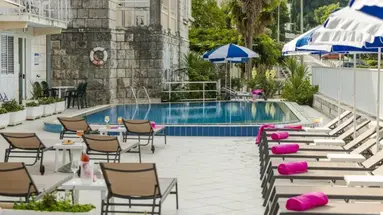 HOTEL KOMODOR