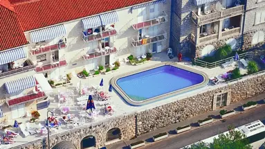 HOTEL KOMODOR