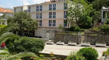 Hotel Komodor