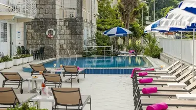 HOTEL KOMODOR***