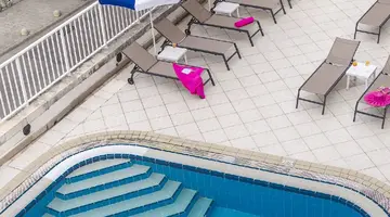 HOTEL KOMODOR***