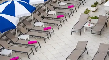 HOTEL KOMODOR***