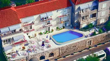 Hotel Komodor