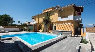 Hotel Kormoranos Beach