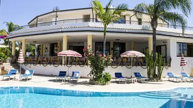 Hotel L Ancora