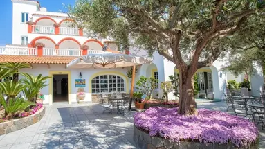 Hotel La Scogliera