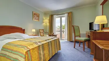 HOTEL LAURENTUM