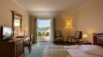 HOTEL LAURENTUM