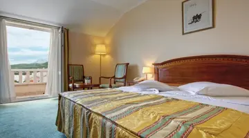HOTEL LAURENTUM