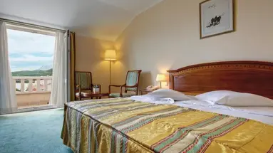 HOTEL LAURENTUM